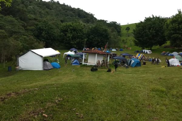 a-camping-primeiro-dia-3835d5d995-6b70-16b0-fb84-920ed02cc197D3F06BFE-384F-914D-1D2D-97017FA6030A.jpg